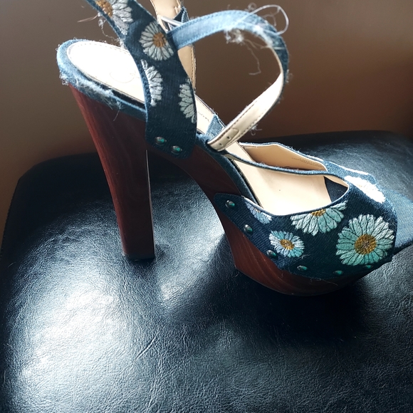 Jessica Simpson Floral Denim Platform Heels - Picture 1 of 5